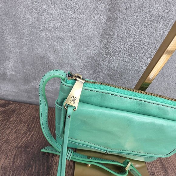 HOBO Amble Crossbody Bag Mint Green Leather Small Multi Pocket Magnetic Zip Boho - Picture 3 of 15